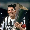 Unicul lui trofeu european: Cupa UEFA, în 1993. Era căpitanul lui Juventus