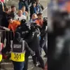 Ștefan Baiaram a fost îmbrâncit de jandarmi FOTO Captură video Fanatik.ro