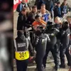 Ștefan Baiaram a fost îmbrâncit de jandarmi FOTO Captură video Fanatik.ro