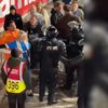 Ștefan Baiaram a fost îmbrâncit de jandarmi FOTO Captură video Fanatik.ro