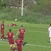 Golul norocos marcat în meciul Real Sireți - Oguzsport. Foto: captură X/@VStrutinski