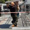 Pregătiri în Piața Mihai Viteazul, înaintea sărbătorii organizate de Craiova pentru câștigarea titlului. Foto: Vlad Nedelea / GOLAZO.ro