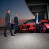 Jamal Musiala, lângă un Audi RS e-tron GT Performance, modelul pe care îl conducea în momentul accidentului. Foto: Instagram / @jamalmusi
