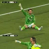 Momentul când unui fan i s-a făcut rău în timpul meciului Crystal Palace - Rayo Vallecano. Foto: X