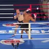 Benny Adegbuyi, trimis la podea în prima rundă a meciului cu Daniel Dinev.jpg