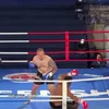 Benny Adegbuyi, trimis la podea în prima rundă a meciului cu Daniel Dinev .jpg