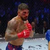 Ilia Topuria, desfigurat de Justin Gaethje la Gala UFC Freedom 250 (foto: X/@UFConParamount)