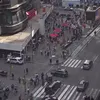 Momentul în care oamenii au început să fugă din calea gloanțelor în Times Square. Foto: captură X / @Breaking_4_News