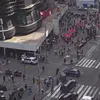 Momentul în care oamenii au început să fugă din calea gloanțelor în Times Square. Foto: captură X / @Breaking_4_News
