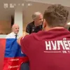 Gianni Infantino și premierul Canadei au semnat pe steagul Rusiei. Foto: captură X/@kyiv_tv