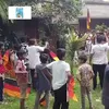 Un fermier din Bangladesh a desfășurat un steag al Germaniei de 7,5 kilometri, pentru a-și arăta susținerea la Cupa Mondială. Foto: YouTube / @BangladeshPratidin