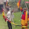 Un fermier din Bangladesh a desfășurat un steag al Germaniei de 7,5 kilometri, pentru a-și arăta susținerea la Cupa Mondială. Foto: YouTube / @BangladeshPratidin