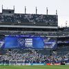 Mesajul apărut pe ecranele stadionului în momentul întreruperii jocului: „O furtună puternică se apropie”.