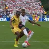 Momentul în care Konsa l-a atacat din spate pe Adu, la Anglia - Ghana. Nu s-a dat penalty