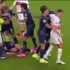 Momentul în care Galarza i-a ridicat ceasul arbitrului Ivan Barton. Foto: Captură „X”, @nexta_tv