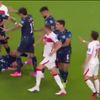 Momentul în care Galarza i-a ridicat ceasul arbitrului Ivan Barton. Foto: Captură „X”, @nexta_tv