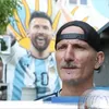 Povestea virală a superfanului dintr-un sat ceh, care și-a transformat casa în altar pentru Argentina