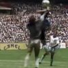Celebrul gol marcat de Maradona în 1986 contra Angliei, intitulat „Mâna lui Dumnezeu”. Foto: captură X/@mandstu25