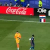 Kylian Mbappe a refuzat să dea mâna cu Orlando Gill la finalul meciului Parguay - Franța Foto captură X .jpeg