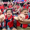 Suporterii norvegieni, în timpul deja celebrului „Viking Row”. Foto: Imago