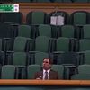 Roger Federer, singur în Loja Regală de la Wimbledon. Foto: captură X/@BastienFachan