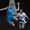Mihaela Mihai aruncă la poartă în meciul cu Universitatea Craiova, în 2022. Foto: Sport Pictures