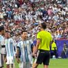 Messi s-a luat de arbitrul Joao Pinheiro, în Argentina - Elveția 3-1 (foto: X)
