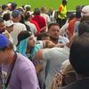 Un fan al Argentinei și unul al Angliei s-au luat la bătaie. Foto: captură X/@Barras_LATAM