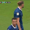 Mbappe, surprins în timp ce zâmbește după ce Anglia a marcat golul de 2-0 FOTO Captură video Antena 1