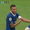 Mbappe, surprins în timp ce zâmbește după ce Anglia a marcat golul de 2-0 FOTO Captură video Antena 1