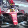 Lewis Hamilton a lovit accidental un mecanic în timpul Marelui Premiu al Belgiei. Foto: Captură „X”, @extremecarsf1