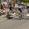 Accidentul suferit de Jonas Vingegaard, care a abandonat Turul Franței. Fotografii: capturi video