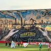 Suporterii Petrolului au făcut spectacol în tribune înaintea meciului cu Dinamo, din prima etapă a sezonului 2025-2026. Foto: GOLAZO.ro