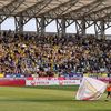 Suporterii Petrolului au făcut spectacol în tribune înaintea meciului cu Dinamo, din prima etapă a sezonului 2025-2026. Foto: GOLAZO.ro