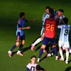 Altercație între jucători la finalul partidei Spania - Argentina. Foto: Imago