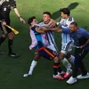 Altercație între jucători la finalul partidei Spania - Argentina. Foto: Imago