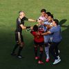 Altercație între jucători la finalul partidei Spania - Argentina. Foto: Imago