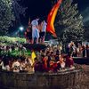 Imagini din piața Glorieta del Arbol Gordo, unde a murit un copil de 13 ani. Foto: captură X / @notindeslv