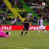 Cătălin Straton a părăsit terenul în lacrimi în prima repriză a meciului cu Petrolul. Foto: Captură Prima Sport
