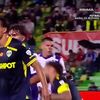 Ricardo Matos l-a lovit cu cotul pe Paul Papp și a fost eliminat. Foto: Captură Prima Sport