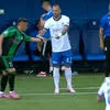 Accidentarea suferită de Denis Alibec, în Farul - Corvinul / foto: capturi Prima Sport