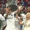 Chivu și Inter, premiați după victoria din amicalul cu Manchester City Foto captură video as.ro.jpg