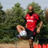 Manchester United are un nou sponsor pentru echipamentele de antrenament: Betway (Foto: x.com/manutd)