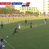 Haos la finalul meciului Poli Timișoara - Chindia. Bogdan Petre l-a lovit cu mingea în cap pe Dan Alexa. Foto: captură Prima Sport