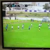 O minge degajată în timpul partidei Uruguay Montevideo - Paysandu a provocat un accident rutier. Foto: captură tyscsports.com