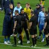 Jucătorii și antrenorul lui USG i-au asediat la final pe arbitrii. Kovacs i-a mai eliminat pe Zorgane și Florucz