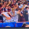 PSG - Aston Villa. Un suporter al englezilor și-a arătat fundul după golul egalizator al favoriților Foto captură X .jpeg