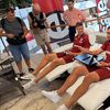 Vladan Bubanja și Denis Ciobotariu s-au jucat FIFA, înainte de conferință, în showroom-ul Mobexpert (foto: Iosif Popescu/GOLAZO.ro)
