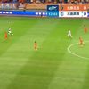 Pasa de gol a lui Nicolae Stanciu în Yunnan Yukun - Dalian Yingbo Foto captură Youtube .jpg
