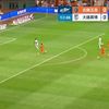 Pasa de gol a lui Nicolae Stanciu în Yunnan Yukun - Dalian Yingbo Foto captură Youtube .jpg